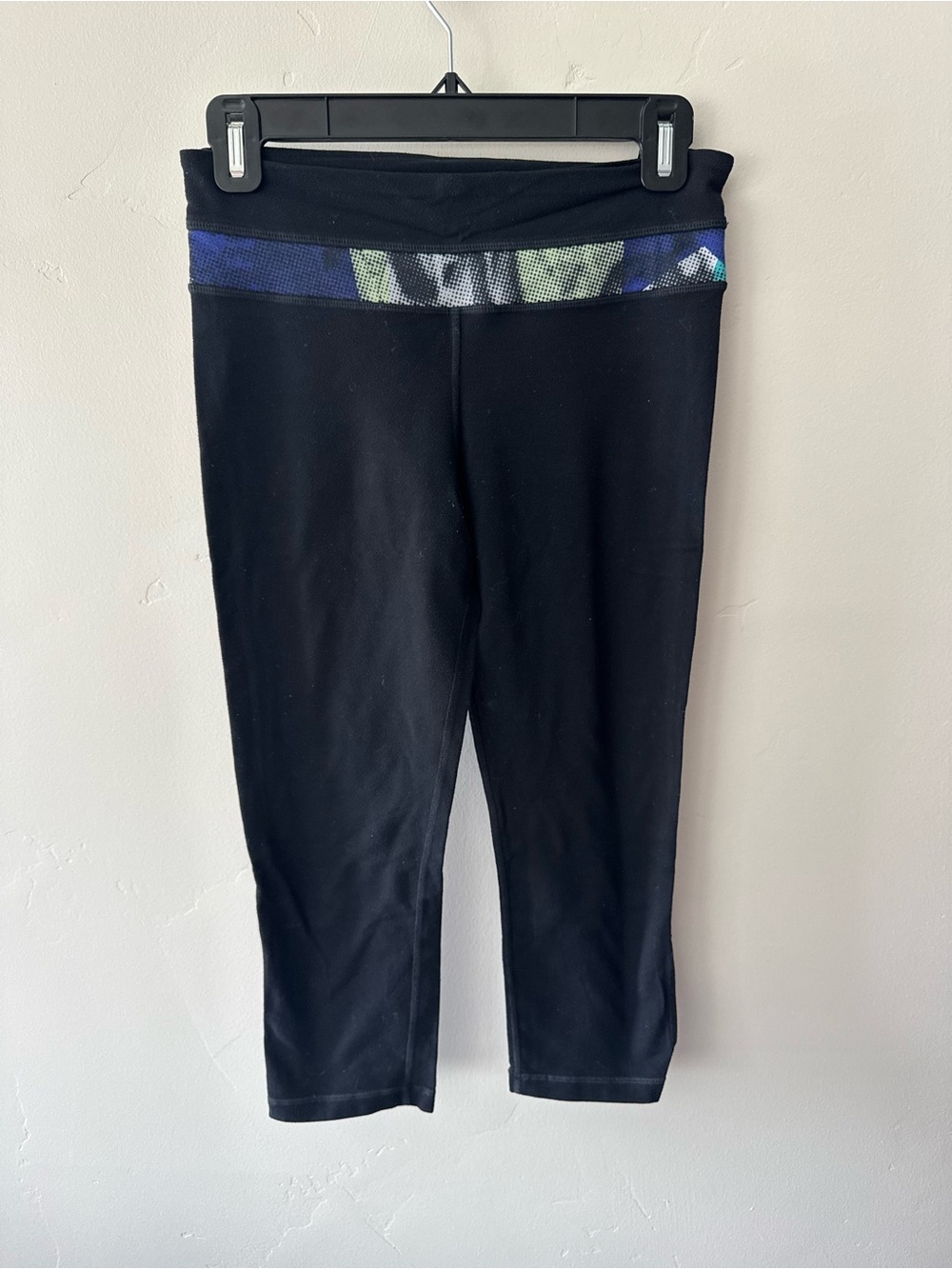 lululemon athletica Black Capri Leggings with Blue Patterned Waistband